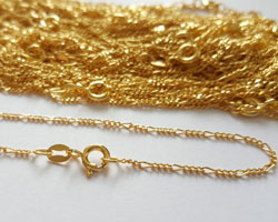  --CLEARANCE--  vermeil 18 inch long, stamped 925, 1.5mm thick, italian made fine figaro necklace chain [vermeil is gold plated sterling silver] 