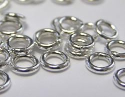 sterling silver 4mm diameter, 19 gauge (approx 0.9mm) closed jump rings 