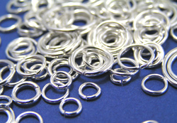  13g pack of silver plated open jump rings - sizes between 2.5mm and 10mm - usually over 100 rings per pack 