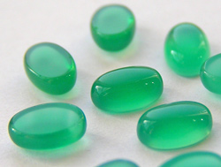  green agate 7mm long x 5.3mm wide x 2.8mm deep oval cabochon 