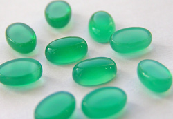  green agate 6.2mm long x 4mm wide x 2.6mm deep oval cabochon 