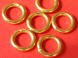  --CLEARANCE-- vermeil 6mm diameter, 20 gauge (approx 0.8mm) closed jump ring 