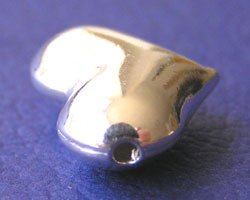  <10.8g/100> sterling silver 6mm x 5mm x 3mm puffed heart shaped bead, holes are side to side and do take a 0.5mm pin/wire although it is a snug fit 