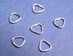  sterling silver 4.85mm, stamped 925, 22 gauge (approx 0.64mm) triangle closed jump rings 