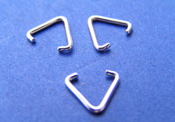 silver plated 6mm triangle squeeze closed bail - jaw depth 6.8mm, wire .9mm diameter (pp50) 