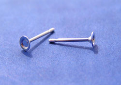  pair silver plated flat pad ear posts (no backs) - pad is 2.9mm diameter, post is 9mm (pp25prs) 