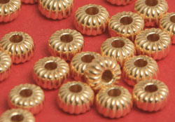  <9g/100> vermeil 4mm x 2mm corrugated rondelle bead, 1 micron plating for increased durability [vermeil is gold plated sterling silver] 
