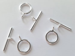  sterling silver 9mm diameter ring with 15.5mm bar, stamped 925 on ring, toggle clasp, the attaching rings are 3.5mm and accept a 1.5mm wire 