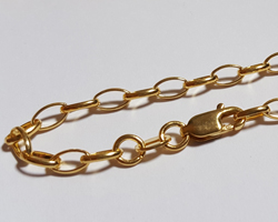  ready made vermeil bracelet - 5.2mm x 3.5mm oval chain - stamped 925 on clasp & on joining link - total length 19cm / 7.5 inches - ideal for charms 
