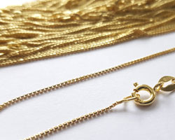  ready made vermeil necklace - 16 inch length - half round box chain, 0.9mm diameter - a very smooth, sleek chain, perfect for pendants [vermeil is gold plated sterling silver] 