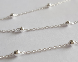  sold per cm - 5 units is 5cm, 100 units is 100cm=1 meter : sterling silver loose forzantina chain - chain links are 0.8mm - balls / satellites are 2.5mm diameter, 25mm apart - chain weighs ~4.15g per meter, links accept a 0.5mm ring/wire 