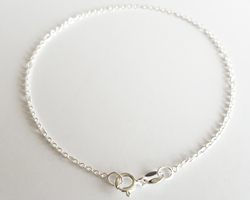  ready made sterling silver bracelet - 19 cm length - 9+1 very slim figaro chain - larger chain links are 1.5mmx2mm - large links easily accept a 0.8mm ring/wire 
