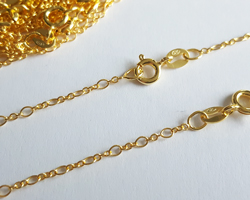  ready made vermeil necklace - 18 inch length - 3+1 figaro chain - larger chain links are 2.5mm - large links easily accept a 1mm ring/wire 